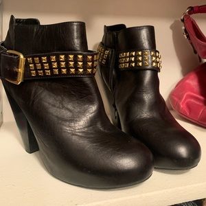 Dolce Vita Wesley booties in black vintage milled leather